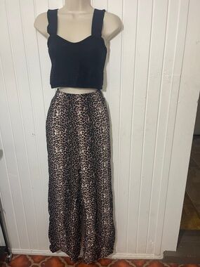 SINCERLY JULES - Leopard Print Maxi Pants w/ pockets - matching top both size MD